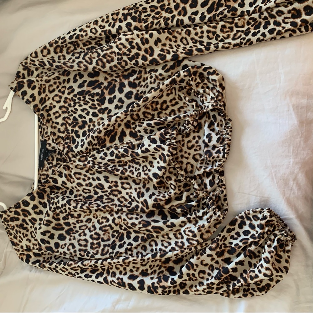 Leopard print top
